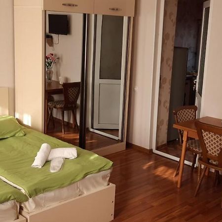 Tamara'S Apartament In Avlabari Tbilisi Exterior foto