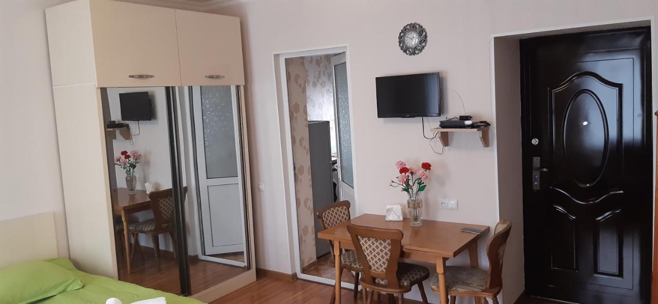 Tamara'S Apartament In Avlabari Tbilisi Exterior foto